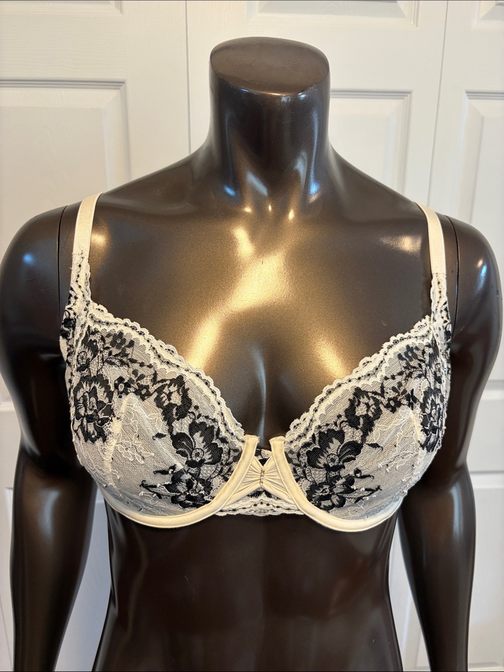 Victoria’s Secret Black Ivory Floral Mesh Lace Very Sexy Unlined Demi UW Bra 36D